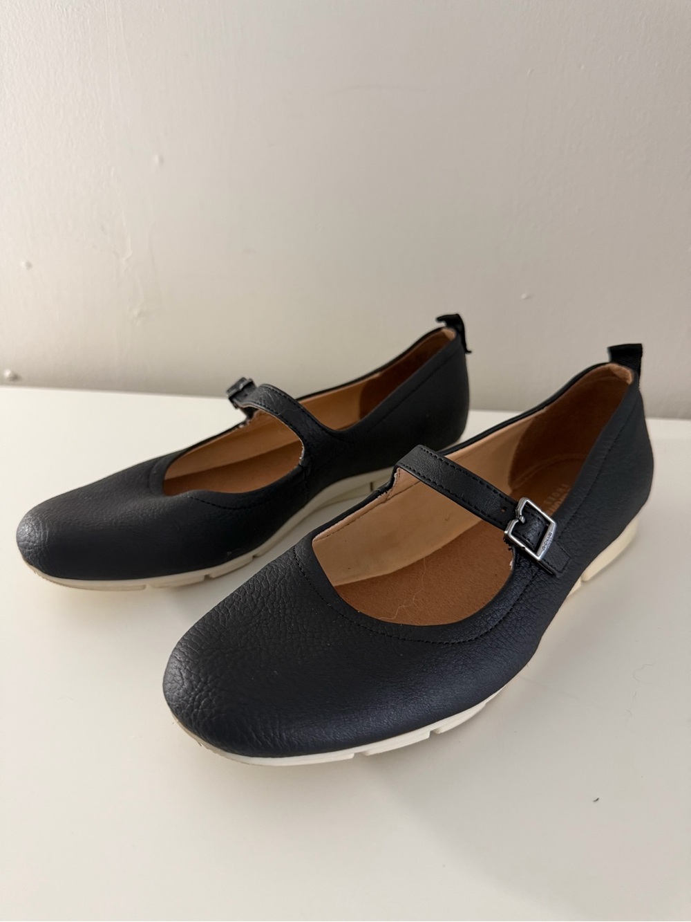 Dr Scholl’s black pebbled leather Mary Jane flat comfort walking shoes women’s 8